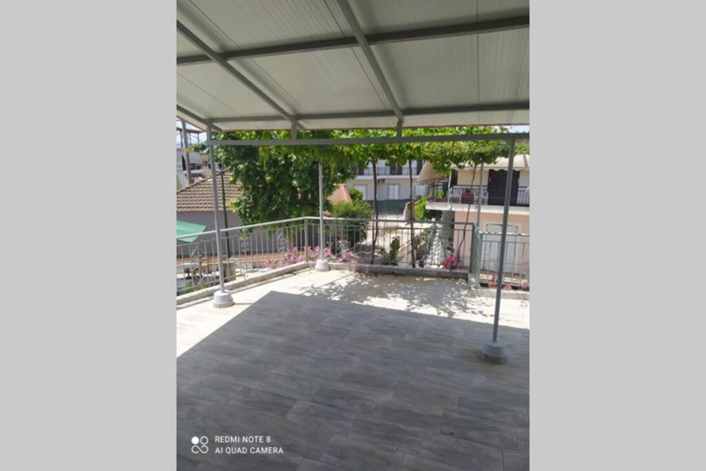 Gastuni Just Constructed! 빌라 외부 사진