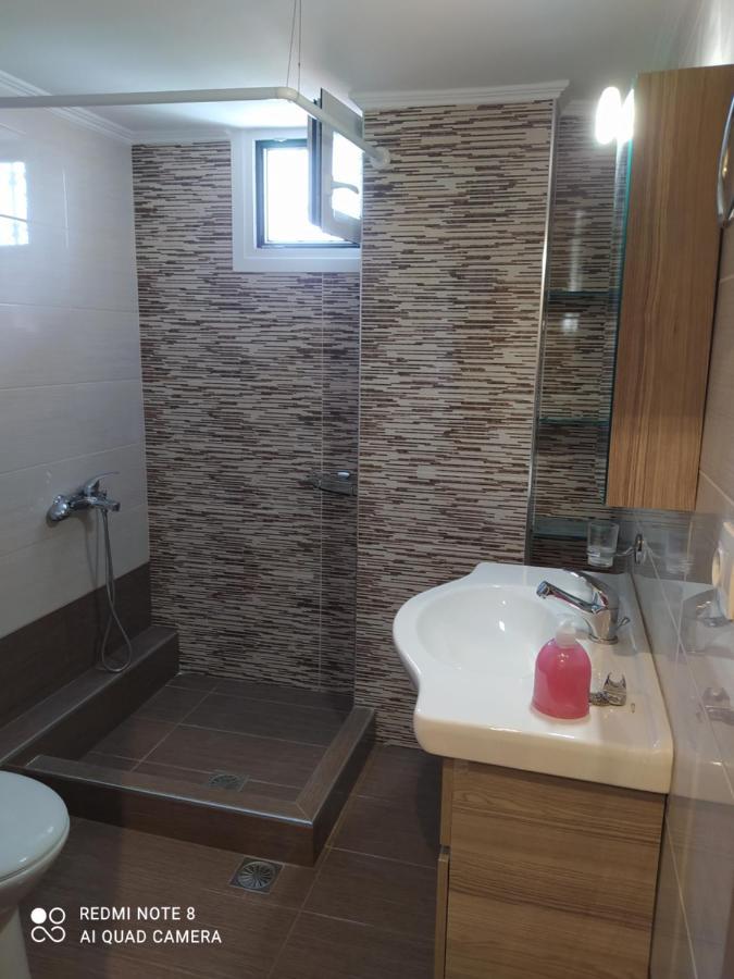 Gastuni Just Constructed! 빌라 외부 사진