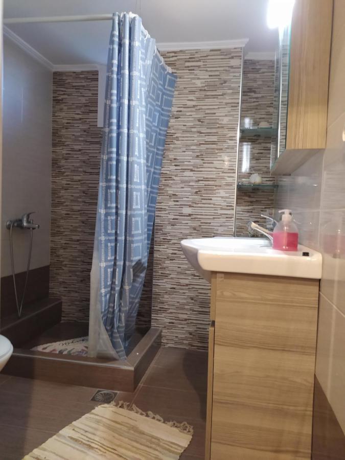Gastuni Just Constructed! 빌라 외부 사진
