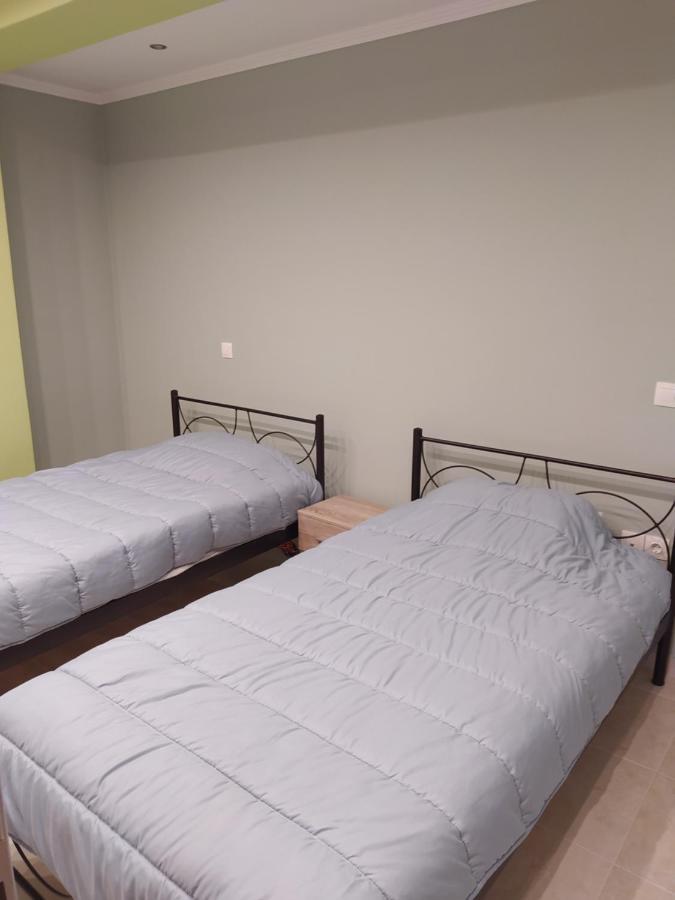 Gastuni Just Constructed! 빌라 외부 사진