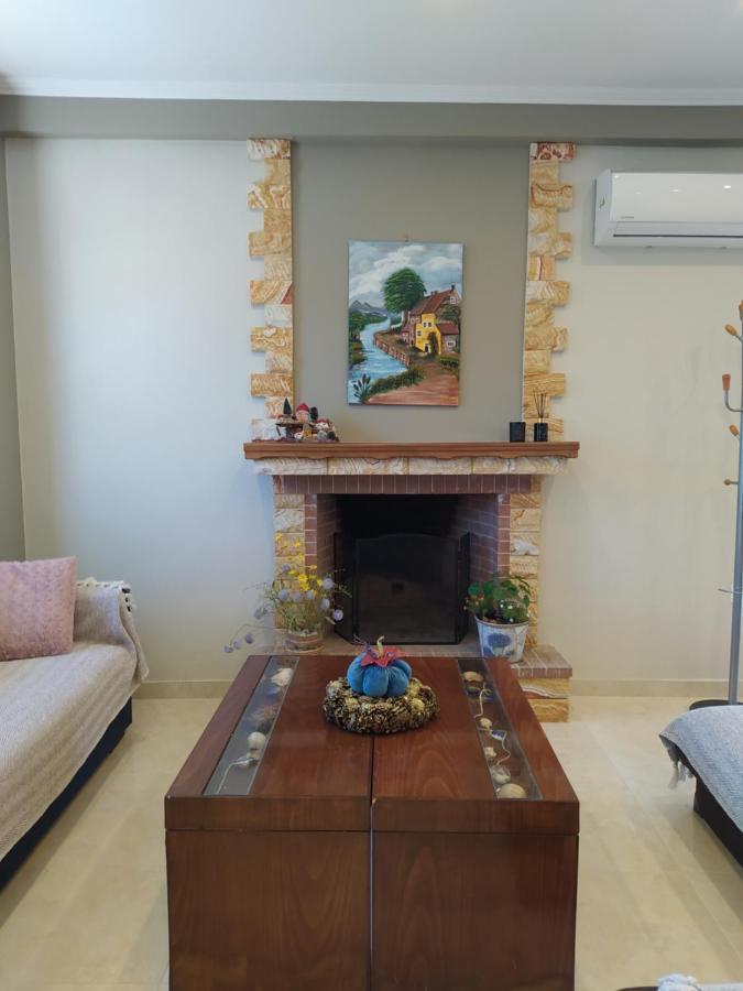 Gastuni Just Constructed! 빌라 외부 사진